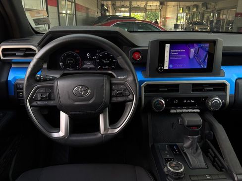 Used 2025 Toyota Tacoma TRD Off-Road AWD/4WD image 12