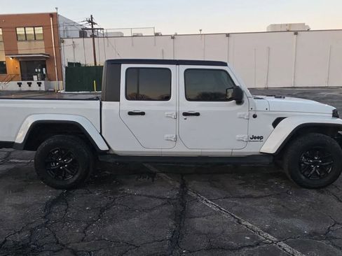 Used 2022 Jeep Gladiator Sport AWD/4WD image 8