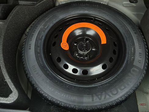 Used 2018 Jeep Renegade Latitude FWD image 39