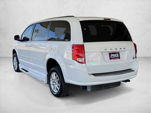 Used 2015 Dodge Grand Caravan SXT image 3