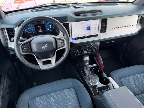 Used 2025 Ford Bronco Heritage Edition image 14