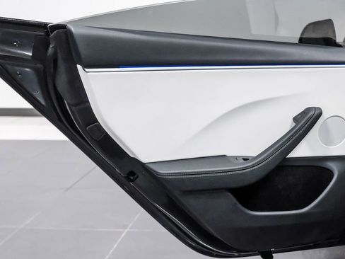 Used 2024 Tesla Model 3 Standard Range RWD image 46