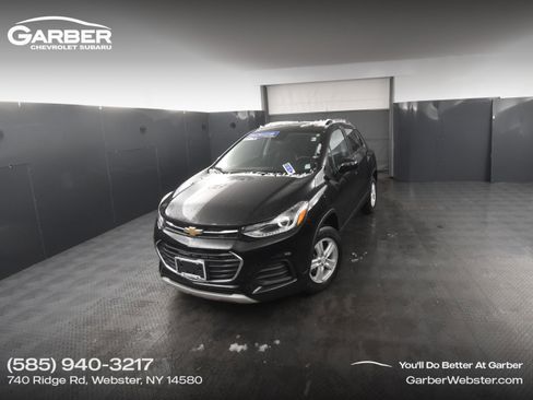 Used 2022 Chevrolet Trax LT w/ LT Convenience Package image 1