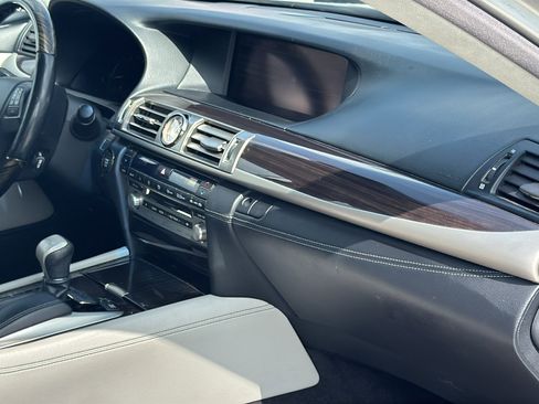 Used 2013 Lexus LS 460 L w/ Preferred Accessory Package image 28