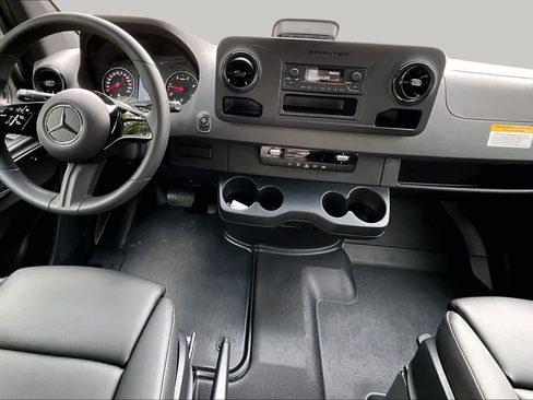 New 2025 Mercedes-Benz Sprinter 2500 image 8