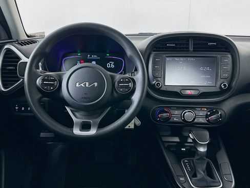 Used 2025 Kia Soul LX w/ LX Technology Package image 18