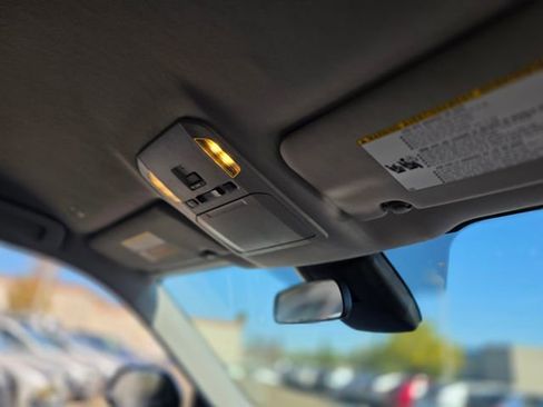 Used 2024 Toyota Highlander LE image 12