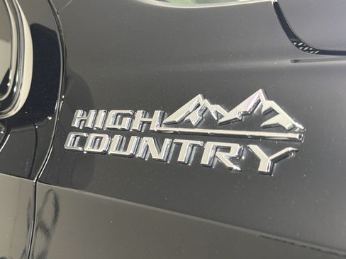Used 2023 Chevrolet Tahoe High Country AWD/4WD image 41