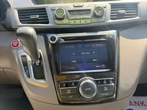 Used 2015 Honda Odyssey Touring image 19