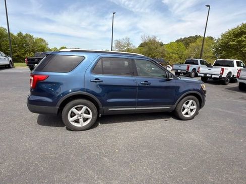 Used 2016 Ford Explorer XLT w/ Equipment Group 201A AWD/4WD image 16