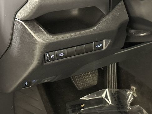 Used 2022 Toyota RAV4 XLE w/ Convenience Package image 13