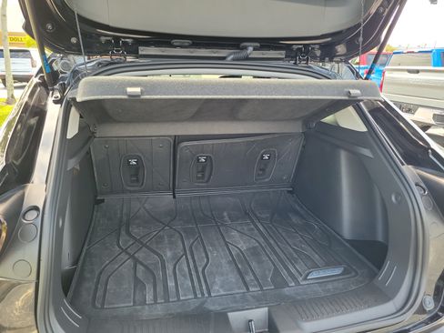 Used 2024 Chevrolet Trax ACTIV w/ Sunroof Package FWD image 7