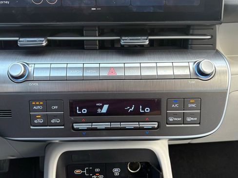 Used 2024 Hyundai Kona SEL FWD image 22