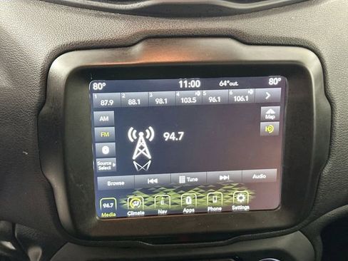 Used 2023 Jeep Renegade Latitude image 13