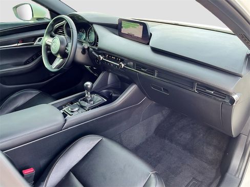 Used 2021 MAZDA MAZDA3 s image 30