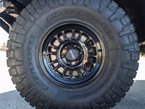 Used 2013 Ford F150 Raptor w/ Luxury Equipment Group image 31