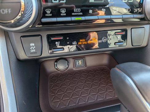 Certified 2025 Toyota RAV4 Limited image 19