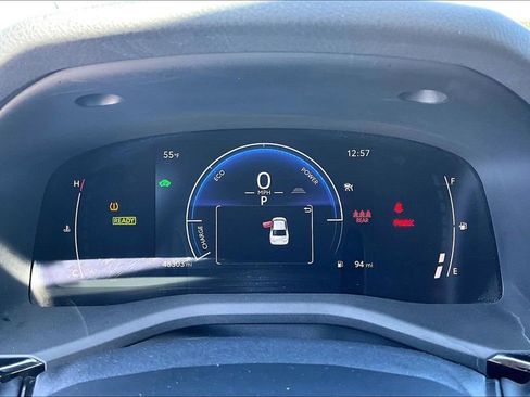 Used 2025 Toyota Camry LE image 13