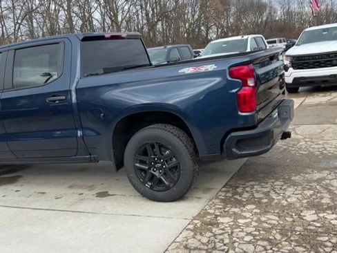 Used 2023 Chevrolet Silverado 1500 Custom w/ LPO, Dark Essentials Package AWD/4WD image 7