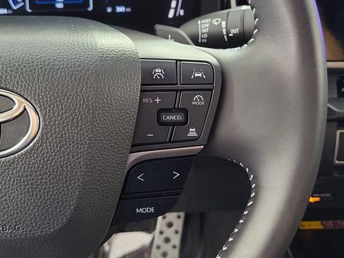 Used 2025 Toyota Camry SE w/ Convenience Package FWD image 25