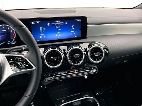 Used 2026 Mercedes-Benz CLA 250 image 5