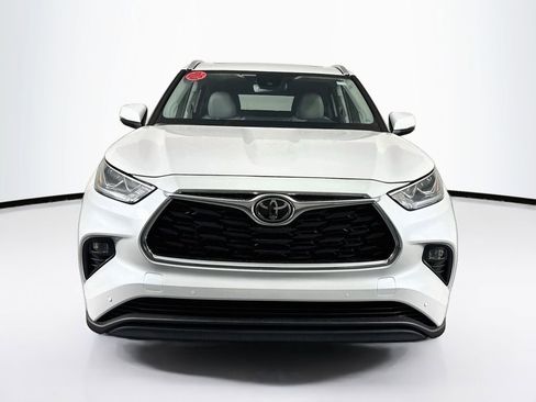 New 2026 Toyota Highlander Limited AWD/4WD image 2