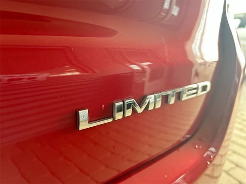 Used 2018 Jeep Compass Limited w/ Navigation Group image 49