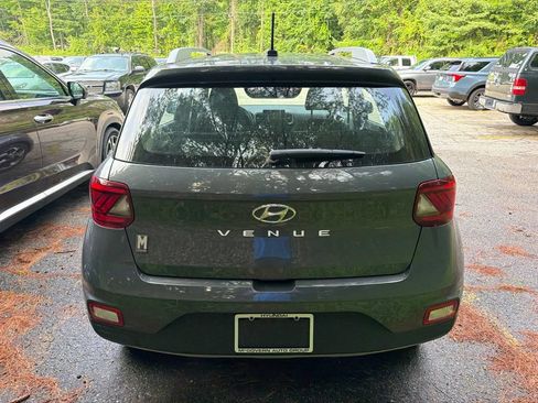 Certified 2025 Hyundai Venue SEL FWD image 3