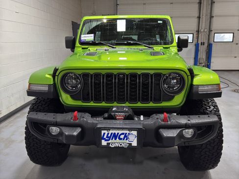 Used 2025 Jeep Wrangler Unlimited Rubicon w/ XTREMEE 35" Tire Package AWD/4WD image 8