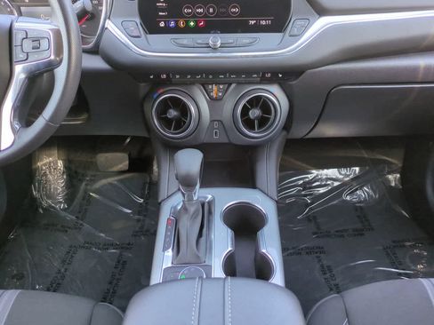 Used 2025 Chevrolet Blazer LT FWD image 18