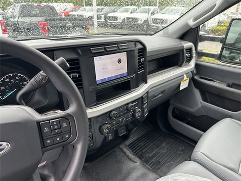 New 2024 Ford F550 4x4 Regular Cab Super Duty image 15