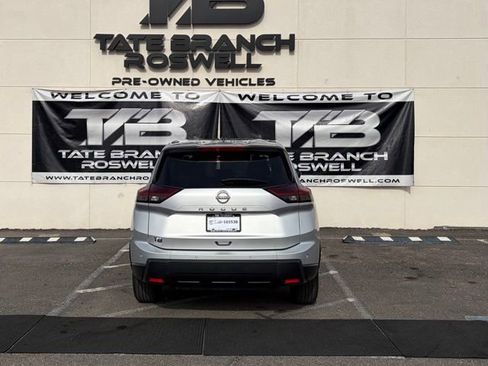 Used 2024 Nissan Rogue S FWD image 9
