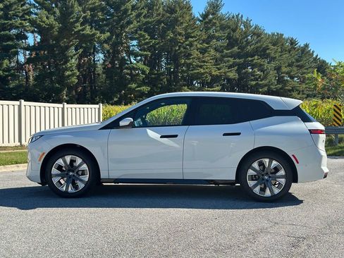 New 2026 BMW iX xDrive45 image 4