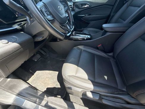 Used 2024 Chevrolet Trax RS w/ Sunroof Package FWD image 34