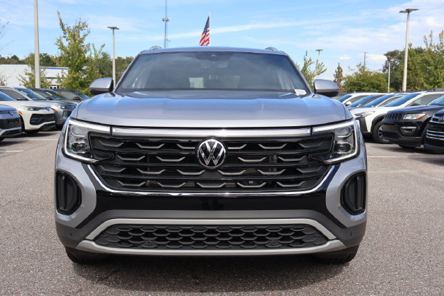Certified 2024 Volkswagen Atlas Cross Sport SE FWD image 3