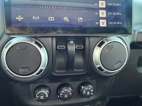 Used 2014 Jeep Wrangler Sahara w/ Trailer Tow Group AWD/4WD image 23
