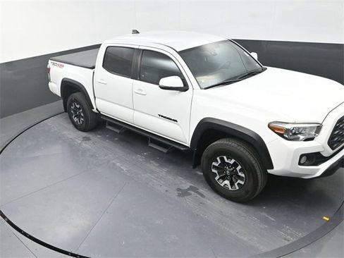 Used 2020 Toyota Tacoma TRD Off-Road image 19