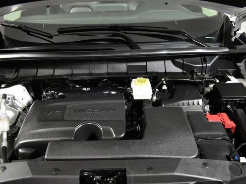 Certified 2024 Nissan Pathfinder SL image 39