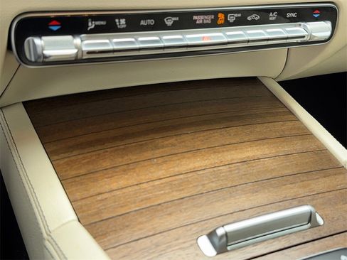 Used 2022 Mercedes-Benz GLE 350 4MATIC w/ AMG Line Exterior image 31