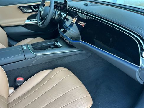 Used 2025 Mercedes-Benz E 350 Sedan image 16