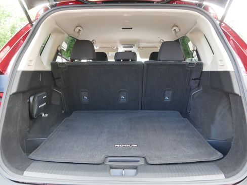Certified 2023 Nissan Rogue SV AWD/4WD image 18