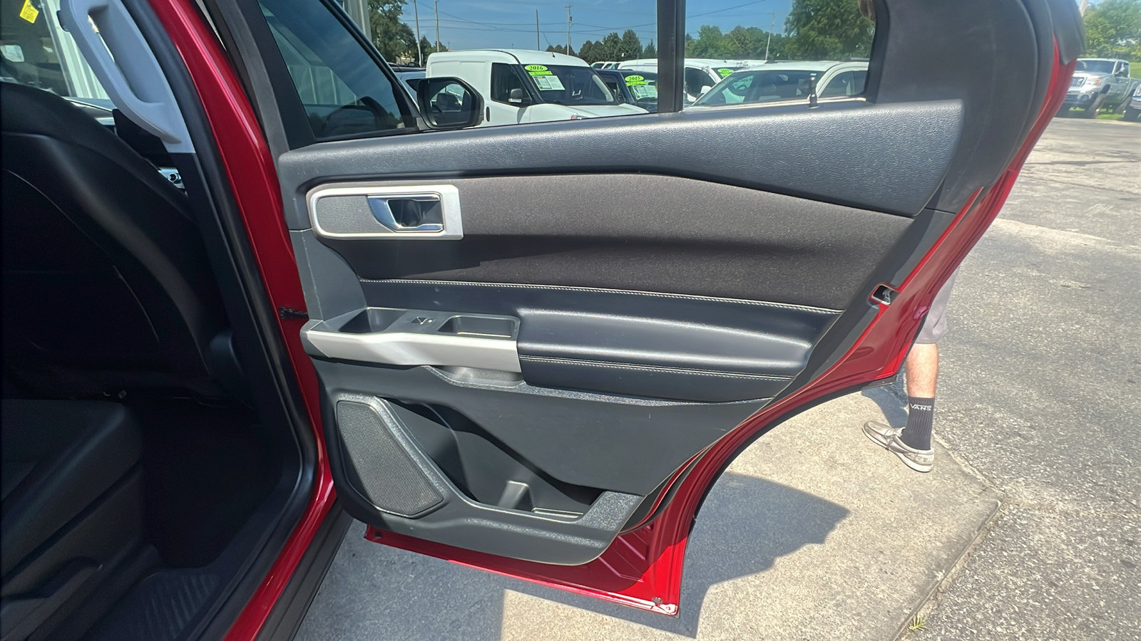 Used 2020 Ford Explorer XLT RWD image 18