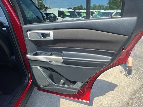 Used 2020 Ford Explorer XLT RWD image 18