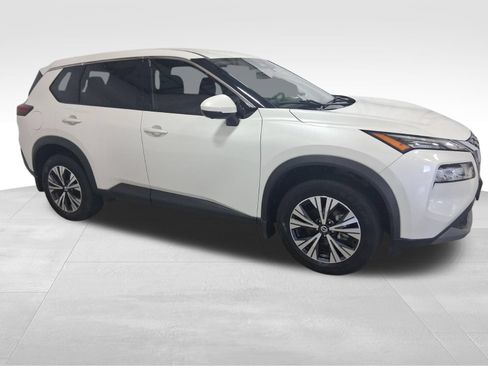 Used 2021 Nissan Rogue SV FWD image 3