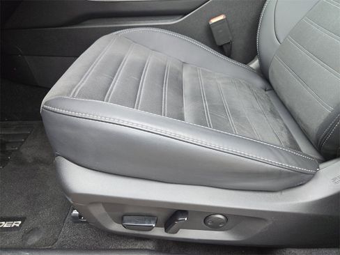 Used 2025 Mitsubishi Outlander SE image 19