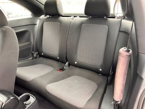 Used 2014 Volkswagen Beetle 2.5 image 15