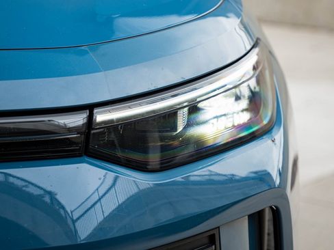 New 2025 Volkswagen Tiguan SE image 3