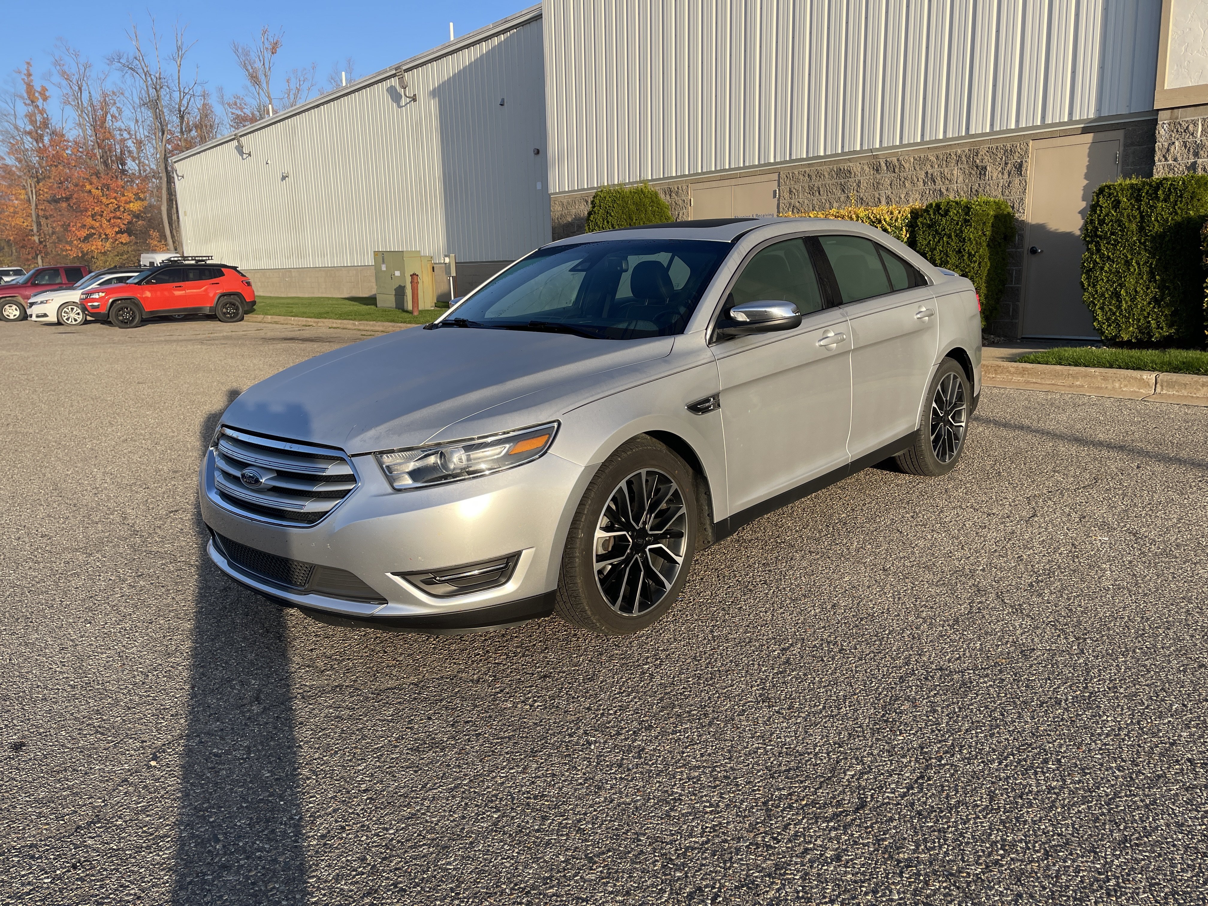 Used 2019 Ford Taurus Limited AWD/4WD image 8