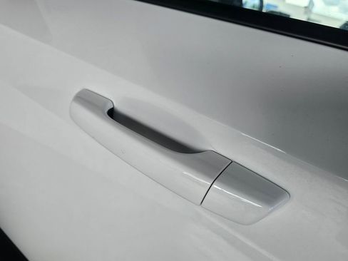 Used 2025 Hyundai Venue SE FWD image 15