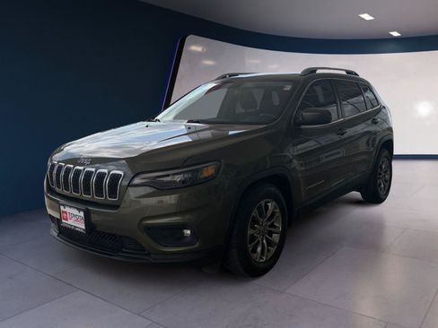 Used 2019 Jeep Cherokee Latitude Plus FWD image 1